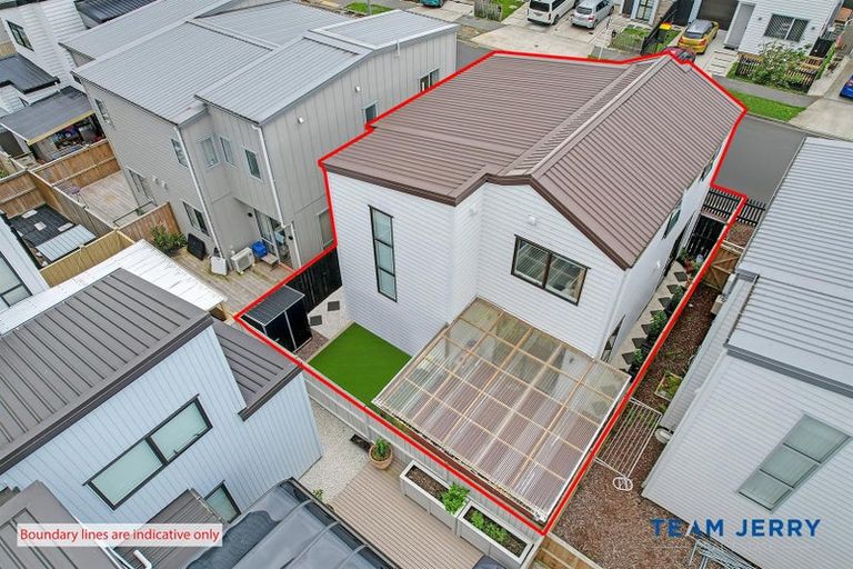 Photo of property in 69 Whare Kauri Road, Papakura, 2110