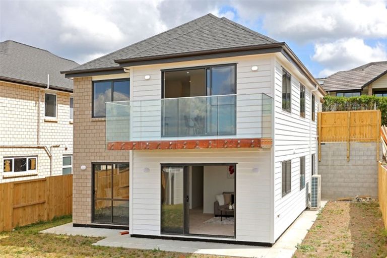 Photo of property in 85d Lake Panorama Drive, Henderson Valley, Auckland, 0614