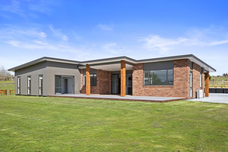 Photo of property in 80 Brewster Road, Pukekawa, Tuakau, 2696