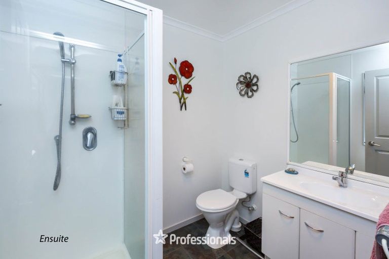 Photo of property in 8 Carlow Grove, Birchville, Upper Hutt, 5018