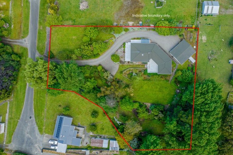 Photo of property in 27 Cambridge Street, Pahiatua, 4910