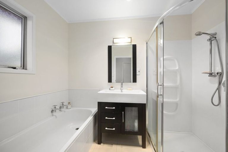 Photo of property in 4 Claude Road, Stanmore Bay, Whangaparaoa, 0932