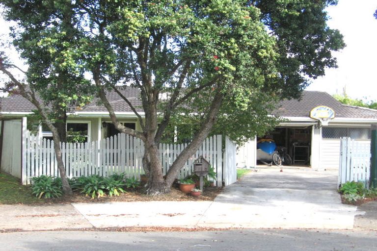 Photo of property in 16 Pinero Place, Bucklands Beach, Auckland, 2014