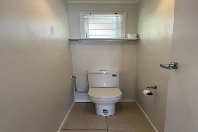 Photo of property in 18 Aronui Terrace, Kelston, Auckland, 0602