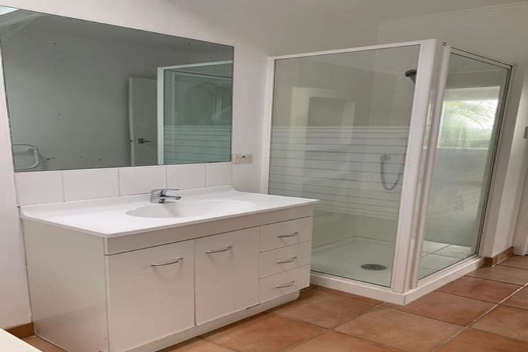 Photo of property in 25 Selwyn Crescent, Forrest Hill, Auckland, 0620