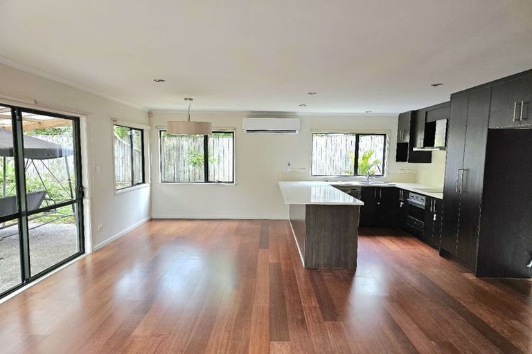Photo of property in 33 Kinleith Way, Albany, Auckland, 0632