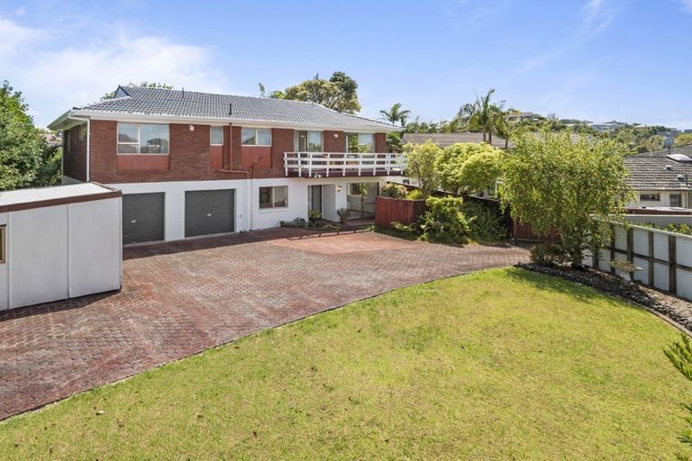 Photo of property in 13 Tarahanga Street, Northcote, Auckland, 0627