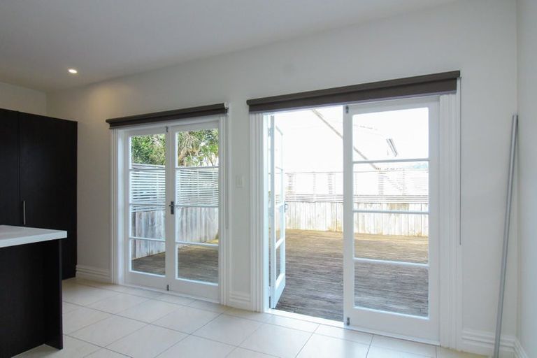 Photo of property in 68 Roxburgh Street, Mount Victoria, Wellington, 6011