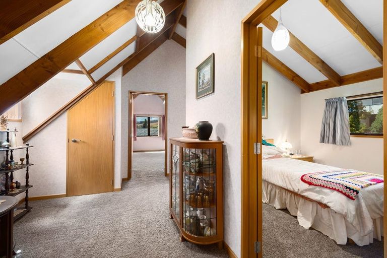 Photo of property in 74 Kinmont Crescent, Kinmont Park, Mosgiel, 9024