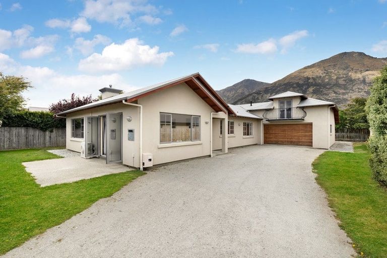 Photo of property in 12 Orbell Drive, Lake Hayes, Queenstown, 9304
