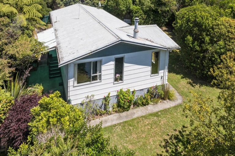 Photo of property in 203 Waikawa Road, Waikawa, Picton, 7220