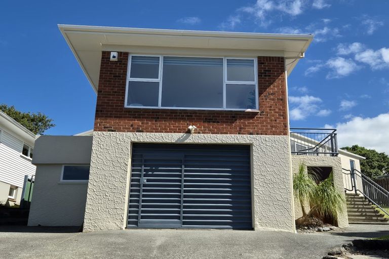 Photo of property in 10 Alton Avenue, Hillcrest, Auckland, 0627