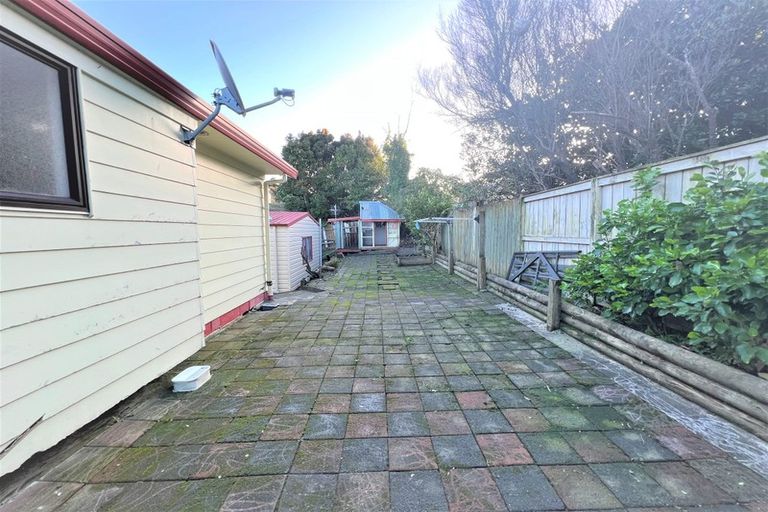 Photo of property in 21 Rehia Road, Massey, Auckland, 0614