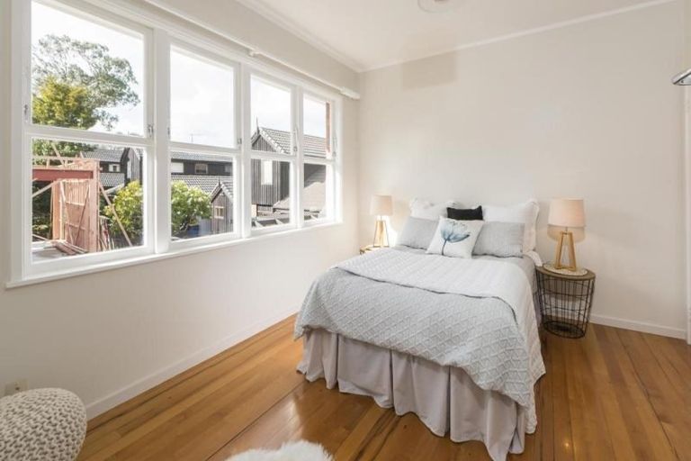 Photo of property in 3/3 Penzance Road, Mairangi Bay, Auckland, 0630