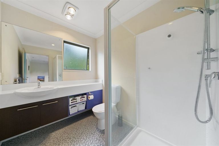 Photo of property in 9 Paremata Drive, Paremata, Porirua, 5024