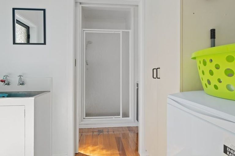 Photo of property in 22 Maunganui Road, Mount Maunganui, 3116