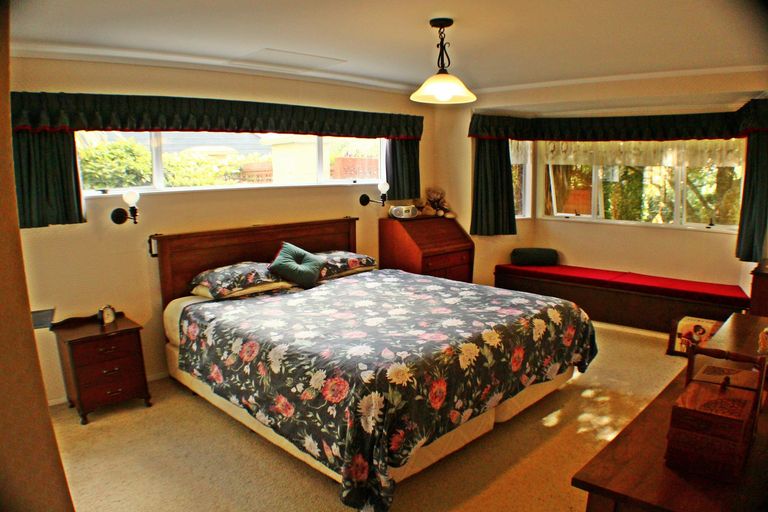 Photo of property in 55 Branch Road, Highlands Park, New Plymouth, 4312