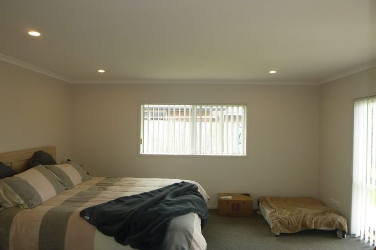 Photo of property in 2 Malbec Place, Huapai, Kumeu, 0810