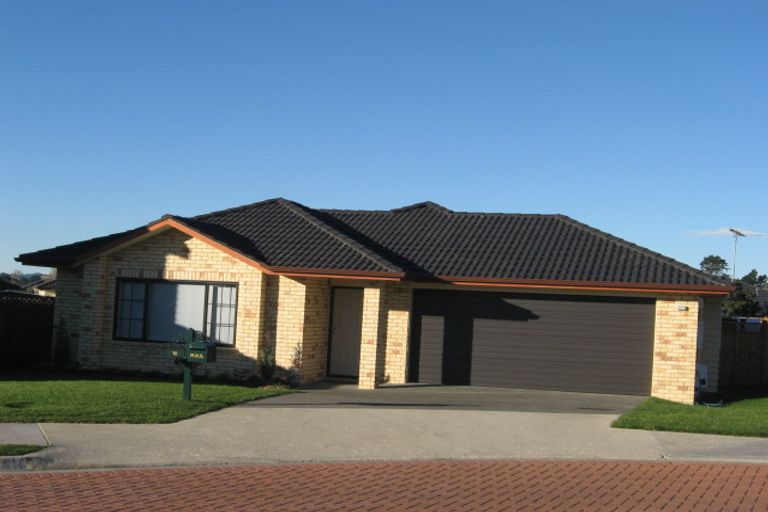 Photo of property in 10 Ashkirk Place, Wattle Downs, Auckland, 2103