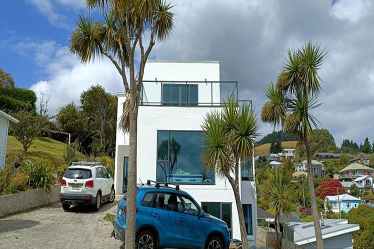 Photo of property in 4 Bewley Avenue, Macandrew Bay, Dunedin, 9014