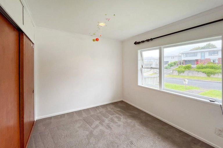 Photo of property in 12 Thomas Avenue, Te Atatu Peninsula, Auckland, 0610