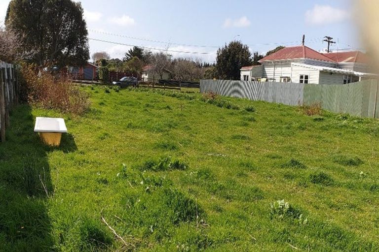 Photo of property in 82 Riemenschneider Street, Manaia, 4612