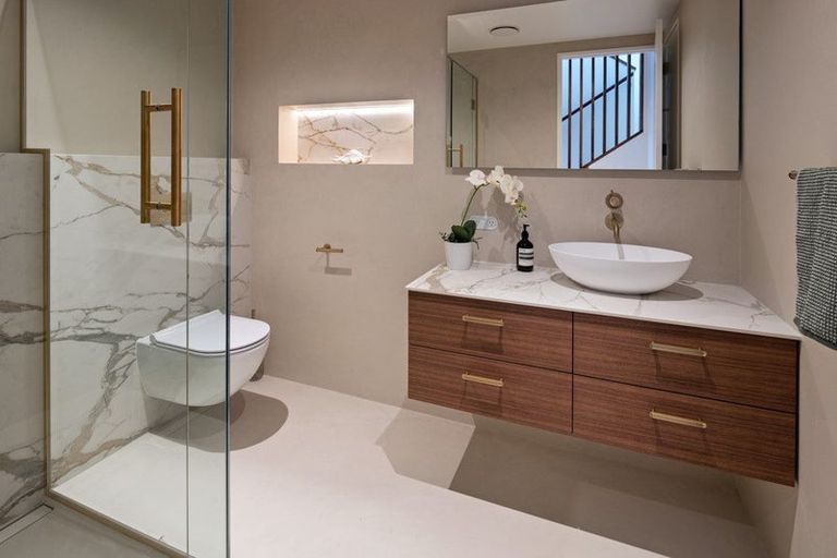 Photo of property in 128 Seatoun Heights Road, Seatoun, Wellington, 6022