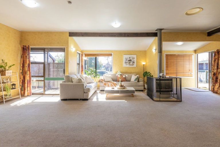 Photo of property in 9 Papawai Place, Milson, Palmerston North, 4414