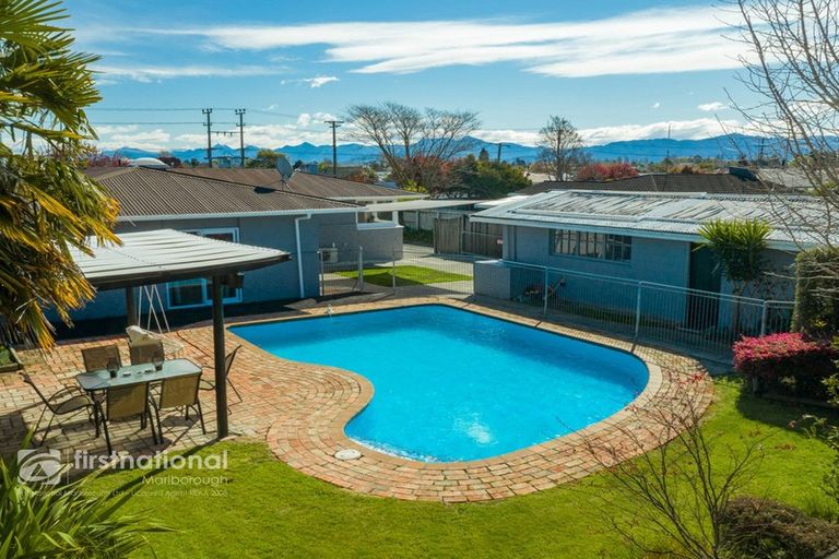 Photo of property in 123 Howick Road, Redwoodtown, Blenheim, 7201