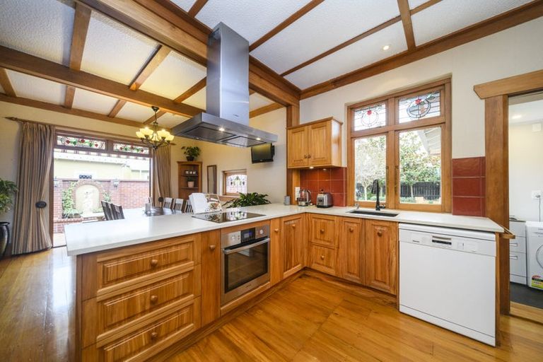 Photo of property in 8 Chaytor Street, West End, Palmerston North, 4410