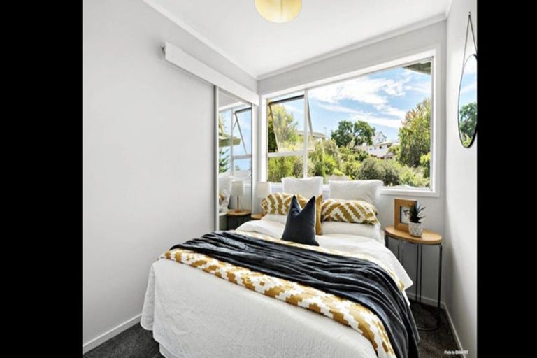 Photo of property in 2/7 Malters Place, Browns Bay, Auckland, 0630