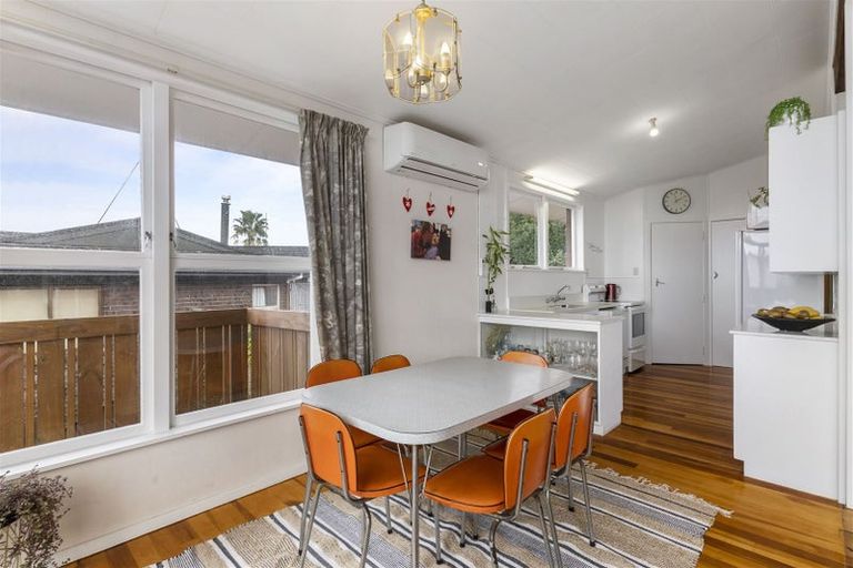 Photo of property in 25 Chatsworth Crescent, Pakuranga Heights, Auckland, 2010