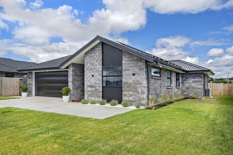 Photo of property in 13 Parera Crescent, Tikipunga, Whangarei, 0112