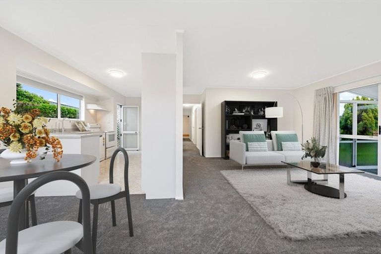 Photo of property in 32a Lakeside Drive, Orewa, 0931