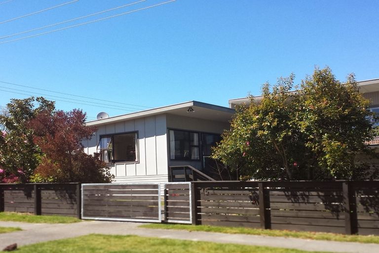 Photo of property in 45 Matuku Street, Two Mile Bay, Taupo, 3330