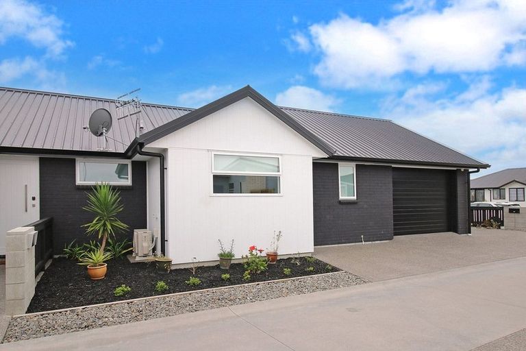 Photo of property in 14 Toi Place, Papamoa, 3118