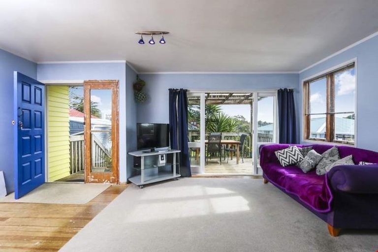 Photo of property in 22 Tomo Street, New Lynn, Auckland, 0600