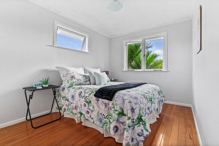 Photo of property in 18 Chorley Avenue, Massey, Auckland, 0614