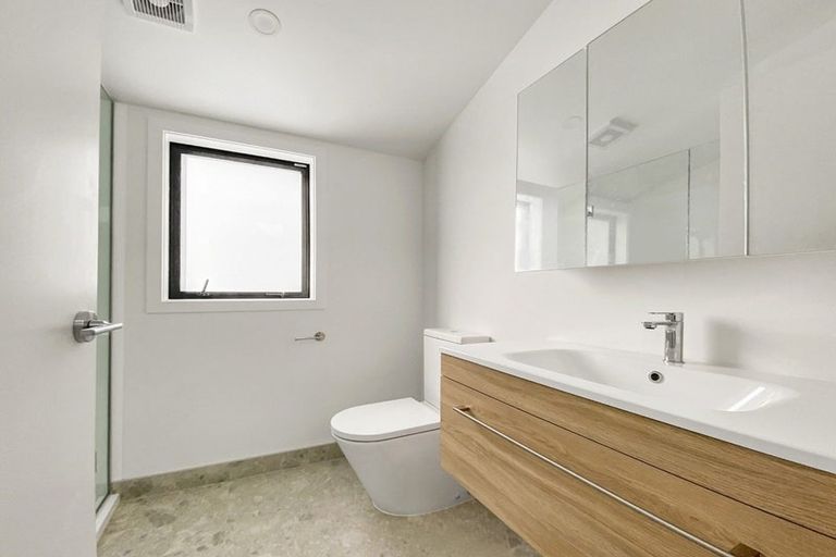 Photo of property in 4/1 Elliott Street, Johnsonville, Wellington, 6037