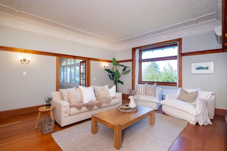 Photo of property in 8 Cobden Road, Bluff Hill, Napier, 4110