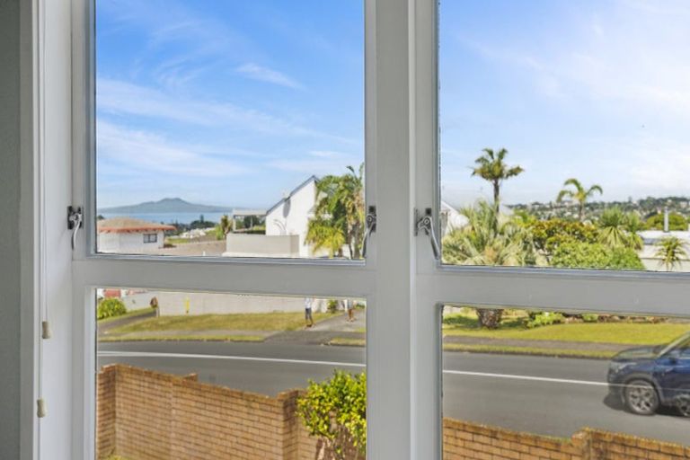 Photo of property in 1/239 Glamorgan Drive, Torbay, Auckland, 0630
