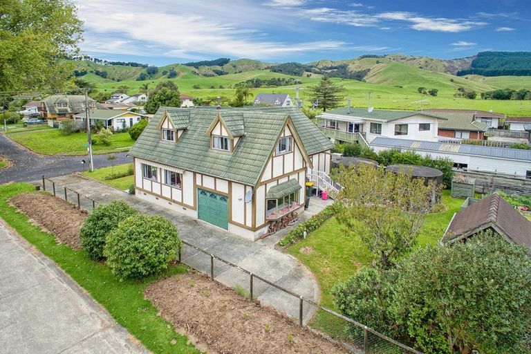 Photo of property in 17 Ferndale Drive, Kawakawa Bay, Papakura, 2585