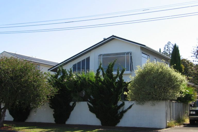Photo of property in 10 Bangor Street, Point Chevalier, Auckland, 1022