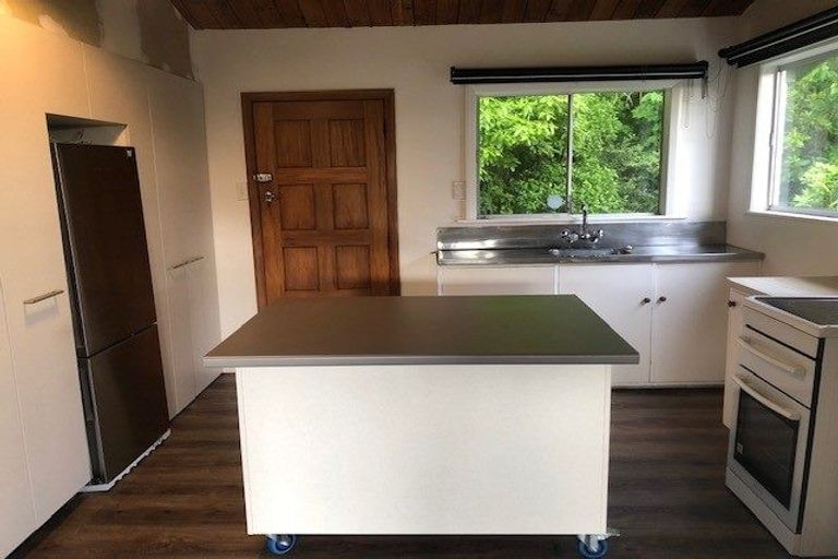 Photo of property in 2/37 Singers Road, Korokoro, Lower Hutt, 5012