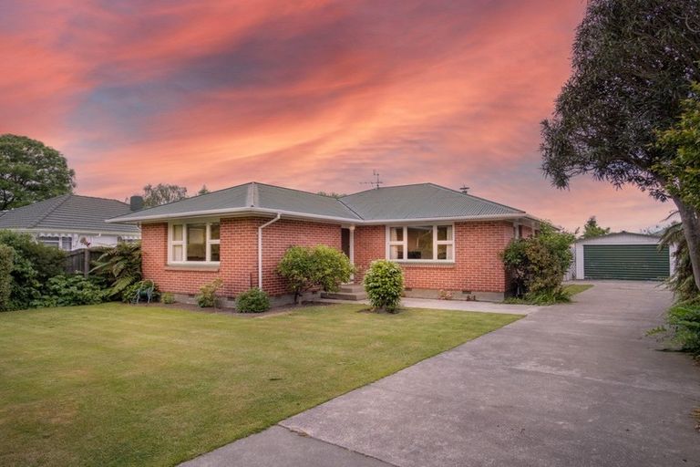 Photo of property in 7 Canberra Place, Redwood, Christchurch, 8051