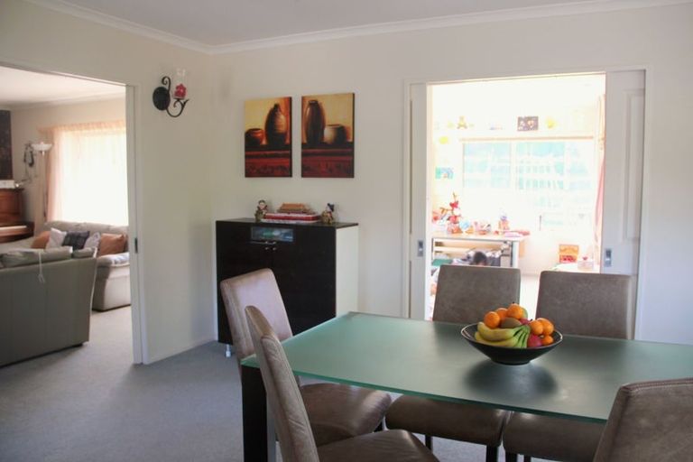 Photo of property in 11 Cascade Way, Paraparaumu, 5032