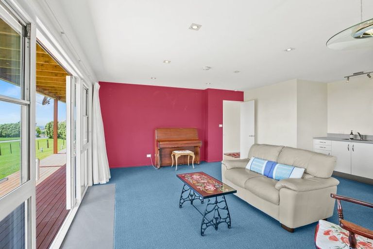 Photo of property in 1532 Carrington Road, Hurworth, New Plymouth, 4371