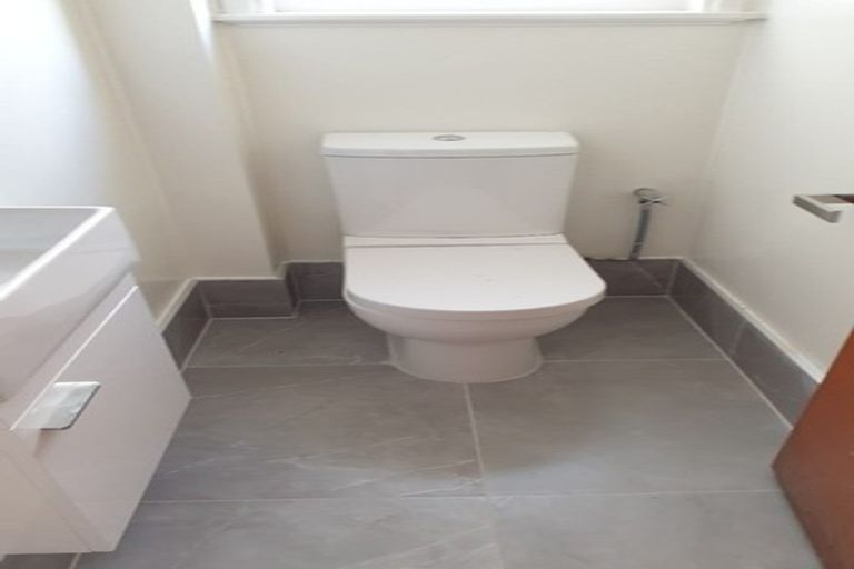 Photo of property in 1/5 Fenwick Avenue, Milford, Auckland, 0620