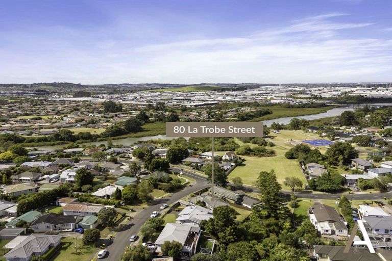 Photo of property in 80 La Trobe Street, Pakuranga Heights, Auckland, 2010