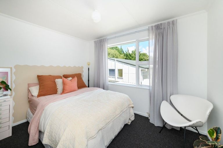 Photo of property in 75 Ruamahanga Crescent, Terrace End, Palmerston North, 4410